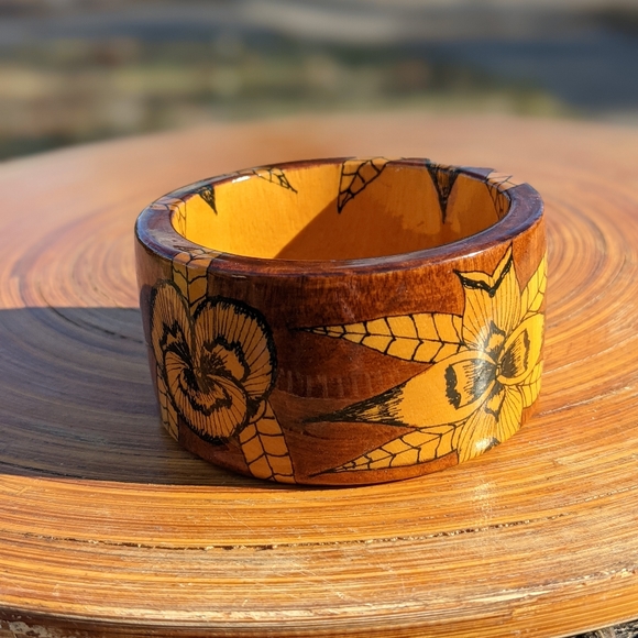 Vintage Jewelry - Vintage Wooden Floral Blanck Bangle